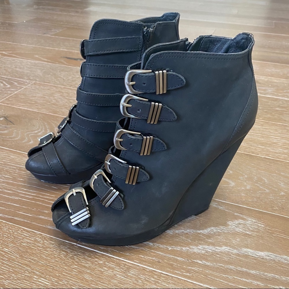 Trouve Designer Rocker Bootie | Black | 9M